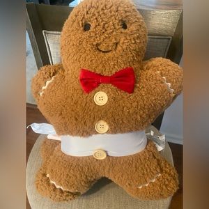 Gingerbread pillows cupcakes and cashmere